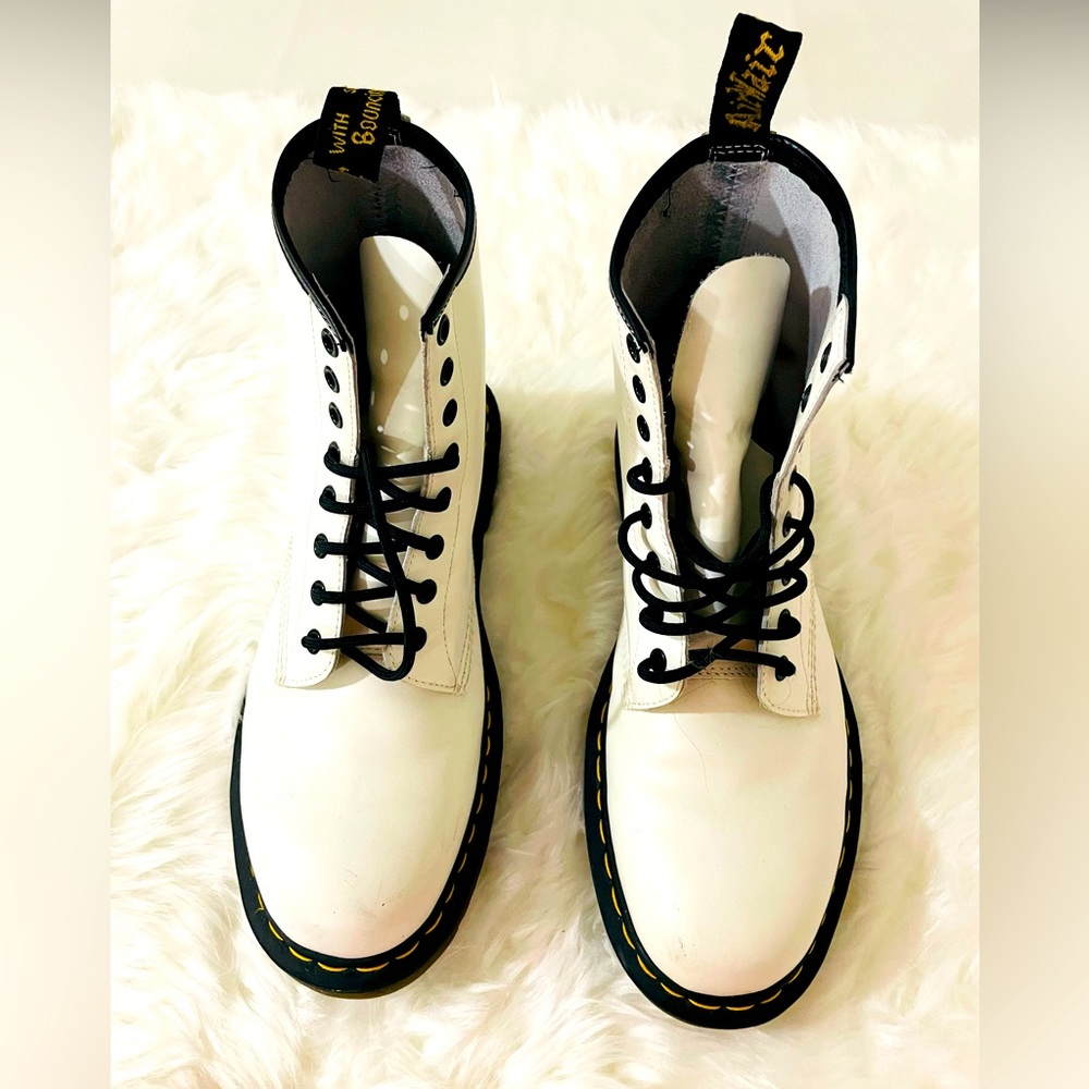Dr. Martens Mens 1460 W Softy T Fashion Boot